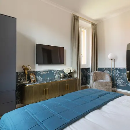 29 Piazza Roma Apartment