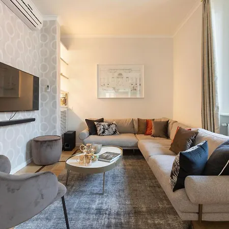 Apartment 29 Piazza Roma Como